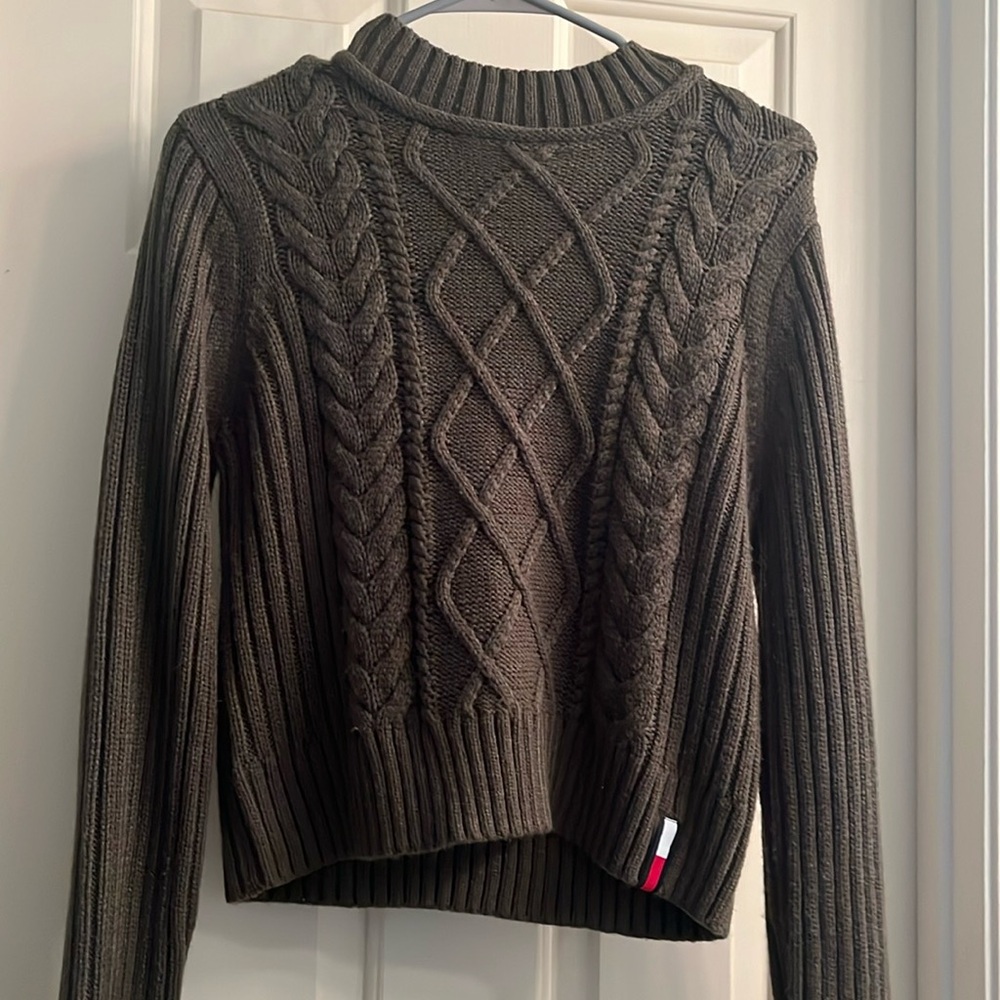 medium cropped green fisherman tommy hilfiger sweater